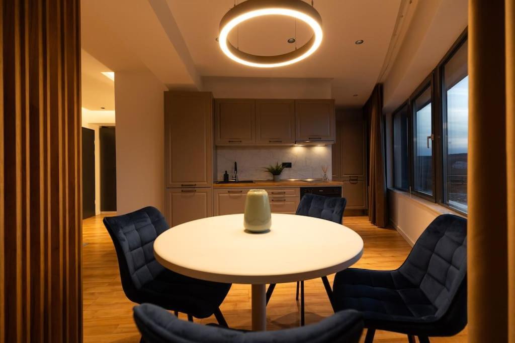Nest Inn Azure Apartment Клуж-Напока Екстер'єр фото