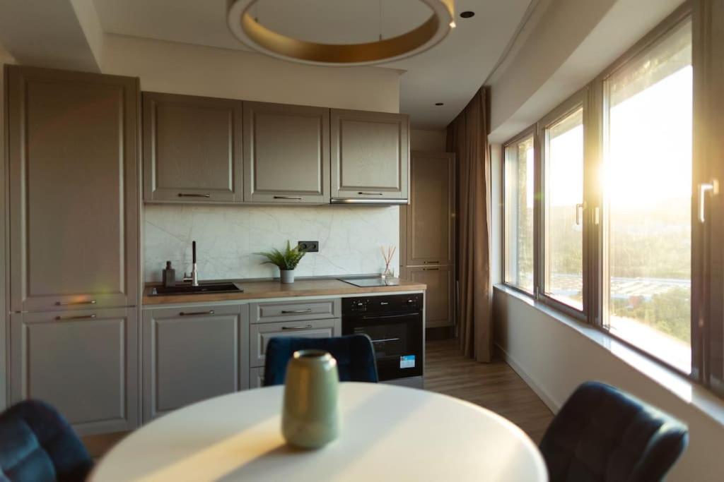 Nest Inn Azure Apartment Клуж-Напока Екстер'єр фото